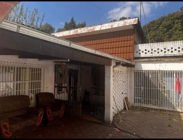 5 BEDROOM HOUSE FOR SALE IN WEST TURFFONTEIN